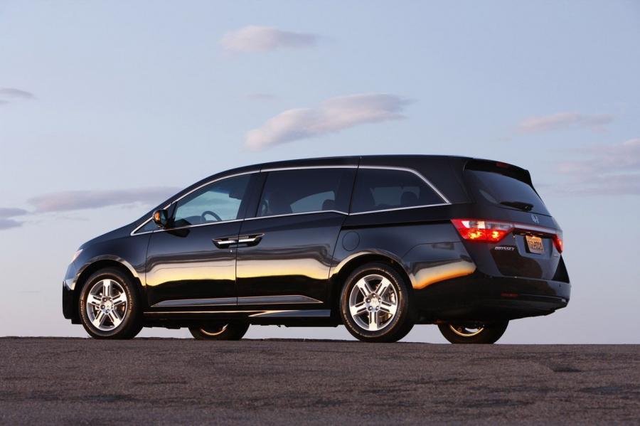  Honda Odyssey Touring Elite 2011 года  (фото 6 из 19)
